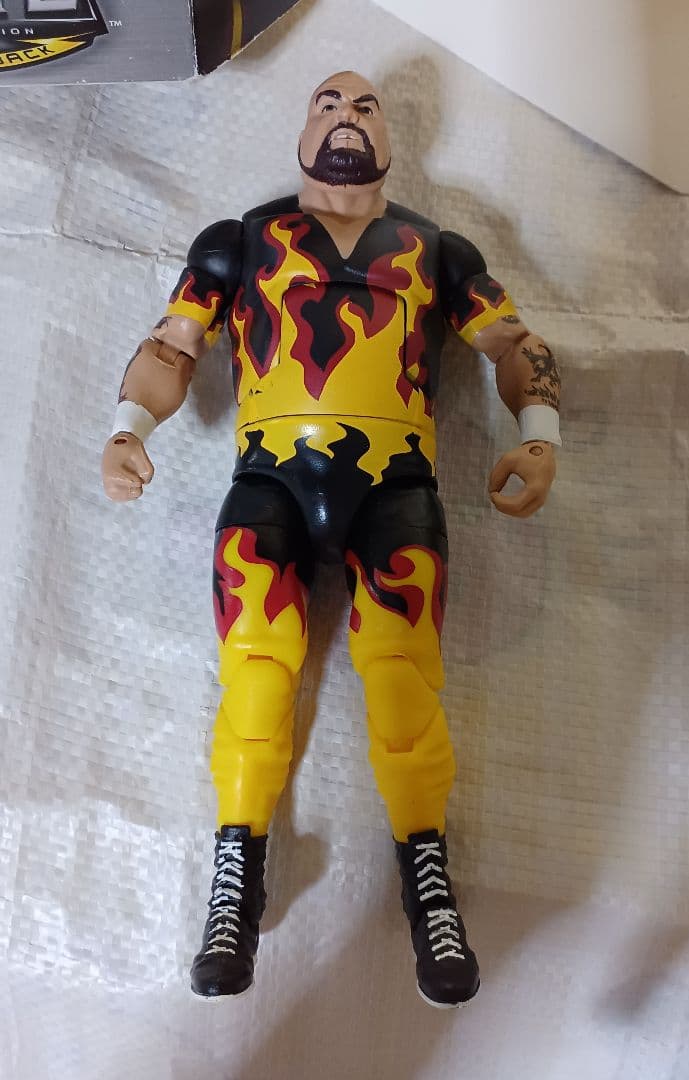 WWE　ビガロ　フィギュア