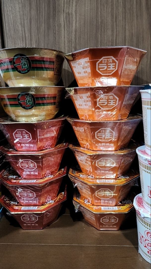 一蘭　カップヌードル　日清ラ王 カップラーメン 春雨スープ　レトルトカレー