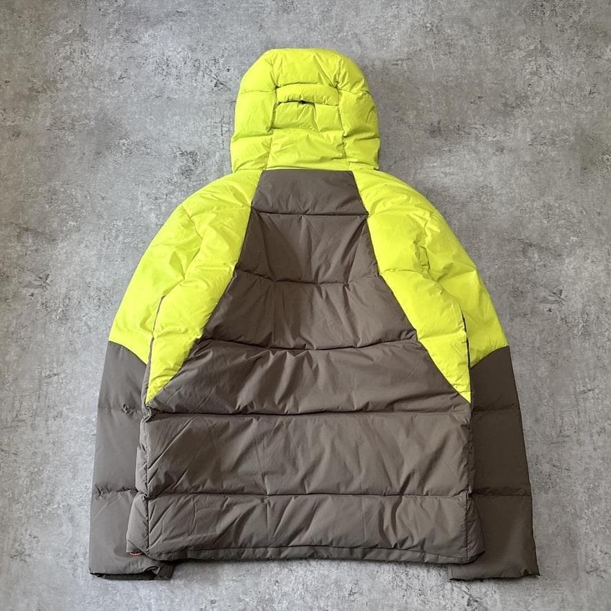 新品 近年モデル パーリーゲイツ ダウンジャケット 4 M イエロー ベージュ