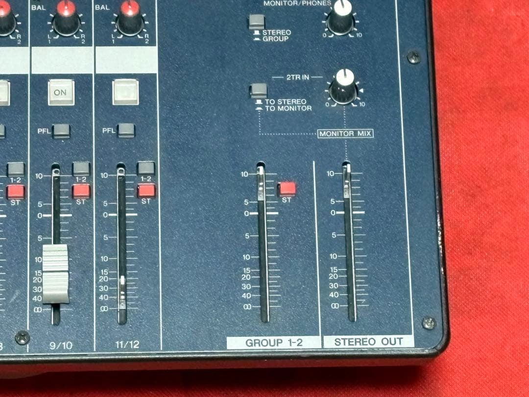 ヤマハ　アナログミキシングコンソールMG124C 訳あり品　1930-01-1