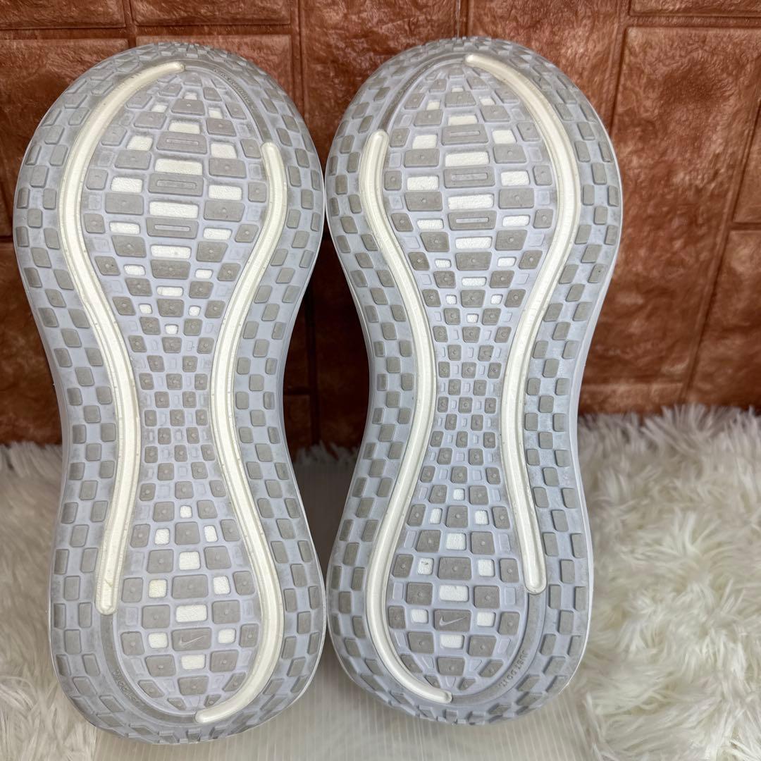 NIKE ナイキ VOMERO PLUS ボメロプラス　26センチ