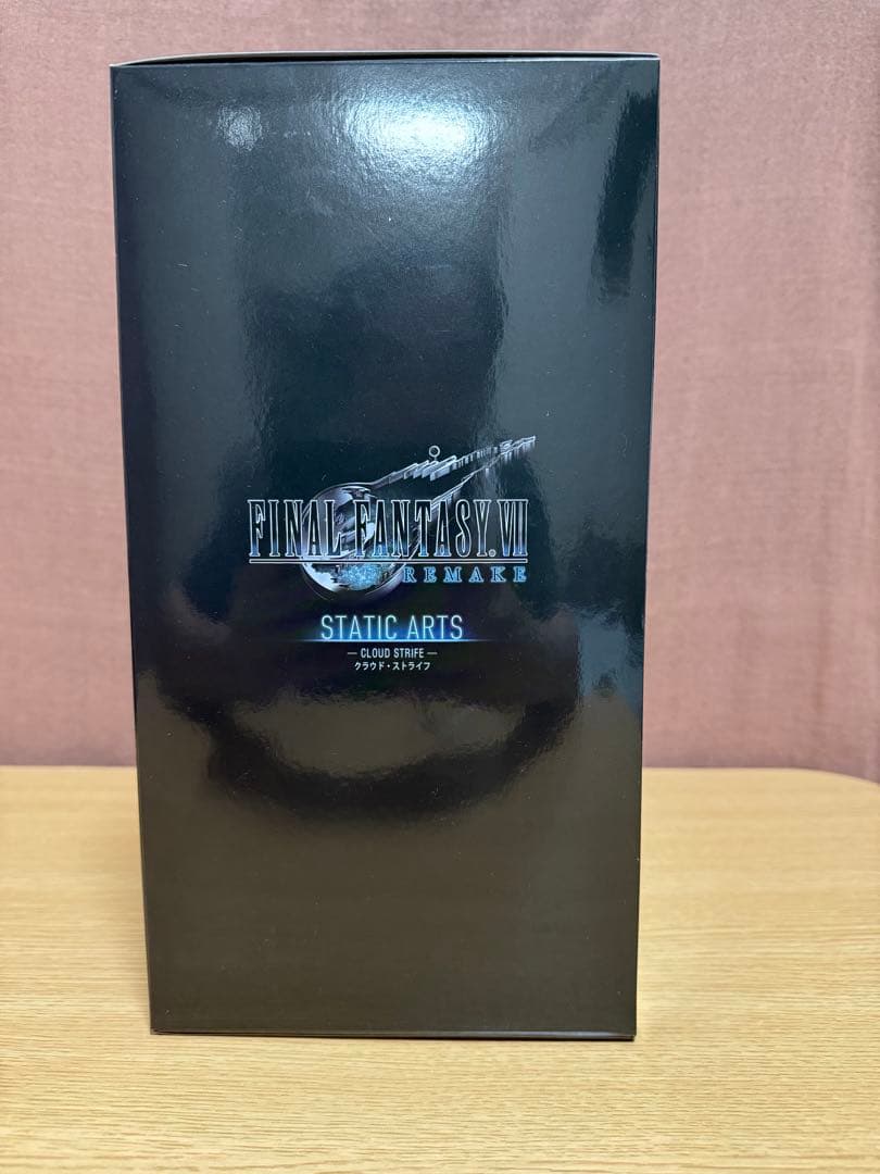 FINAL FANTASY VII CLOUD STRIFE クラウドフィギュア
