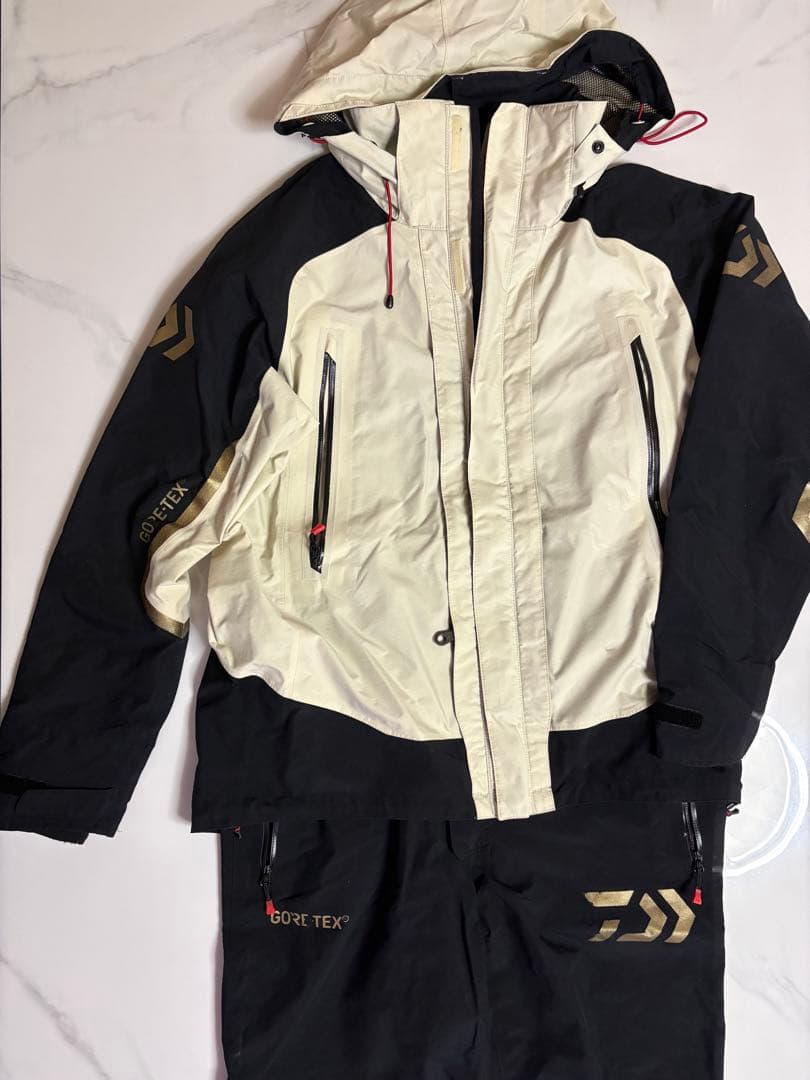 ダイワ　ゴア　DR-1807 フィッシングスーツ　　Ｌサイズ 中古