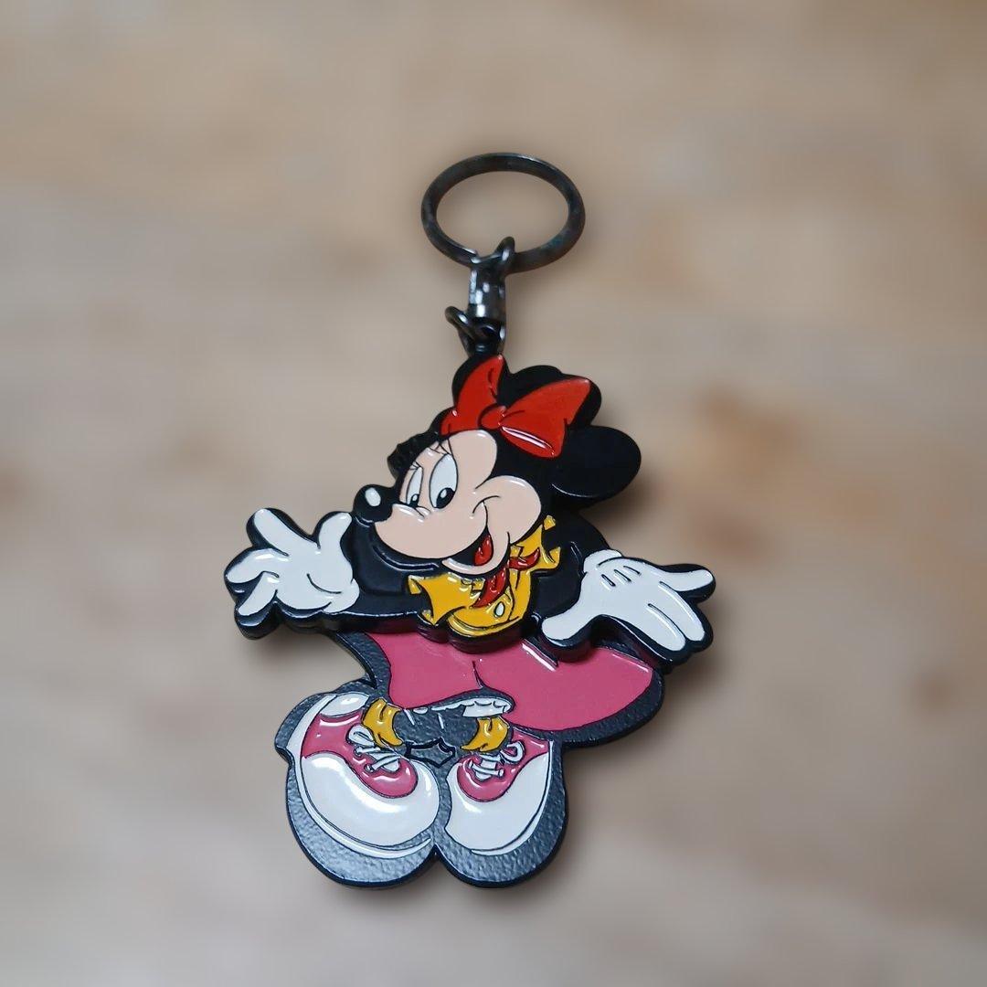 ミッキーとミニーのキーホルダー　4体セットです。