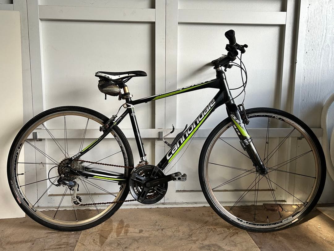 【有名メーカー】CANNONDALE クロスバイク SHIMANO 24変速