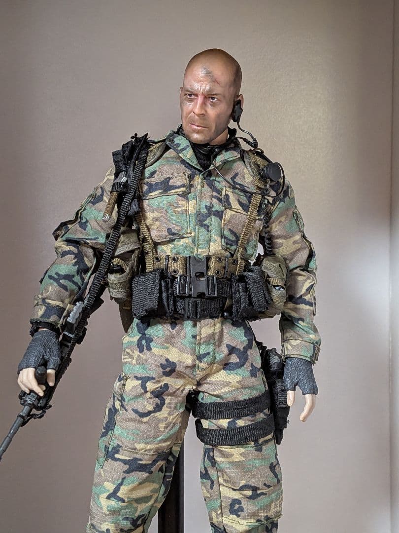 ティアーズ・オブ・ザ・サン フィギュア ウォーターズ大尉 1/6