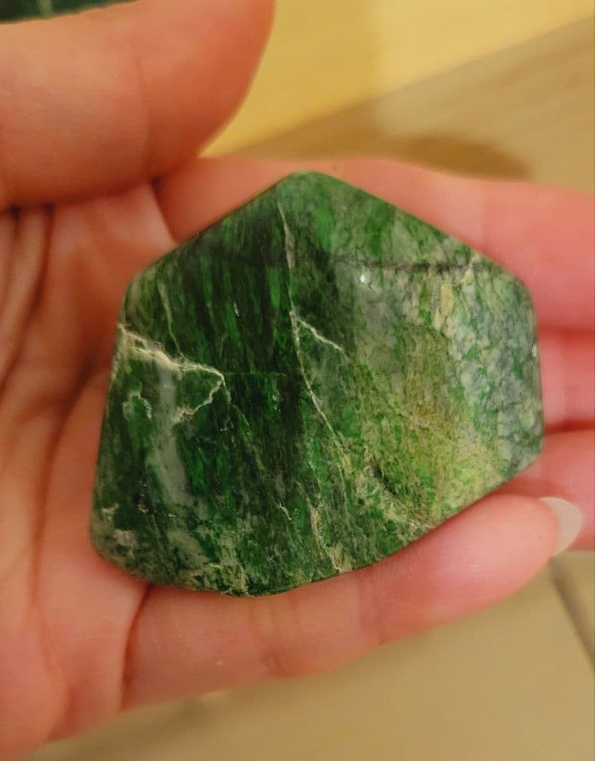 糸魚川翡翠　原石