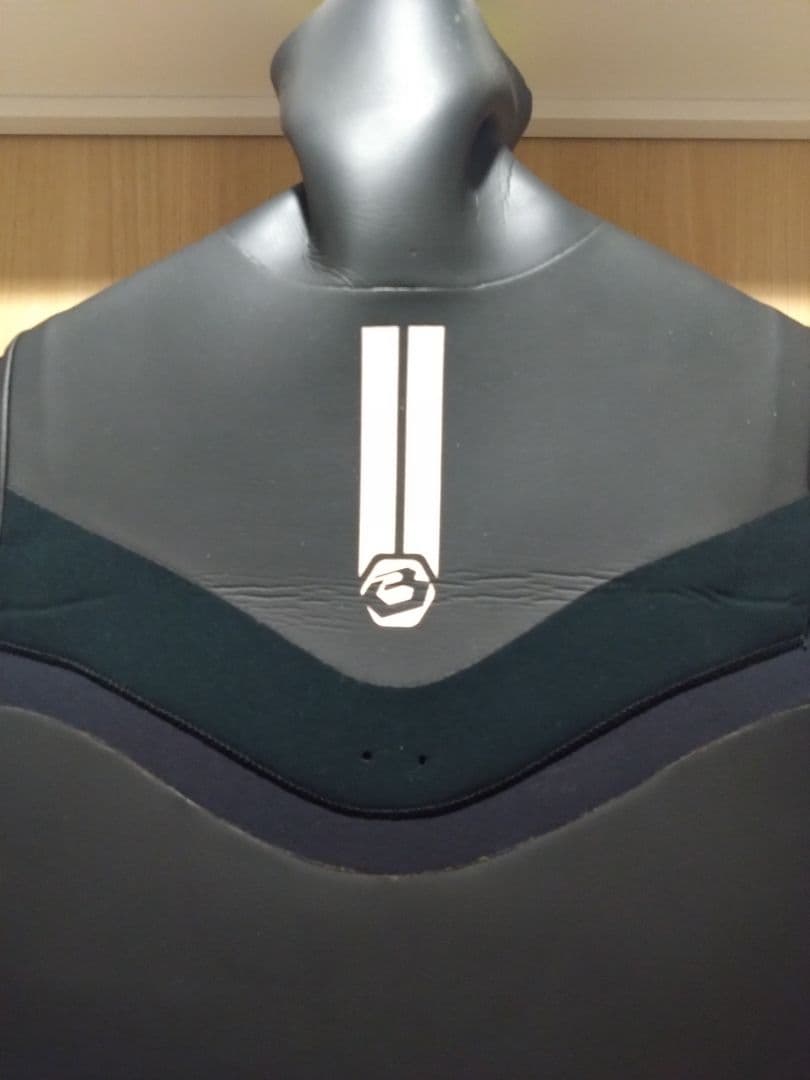 Bewet　５mm×３mmセミドライウェットスーツ　サーフブーツ、グローブ付き