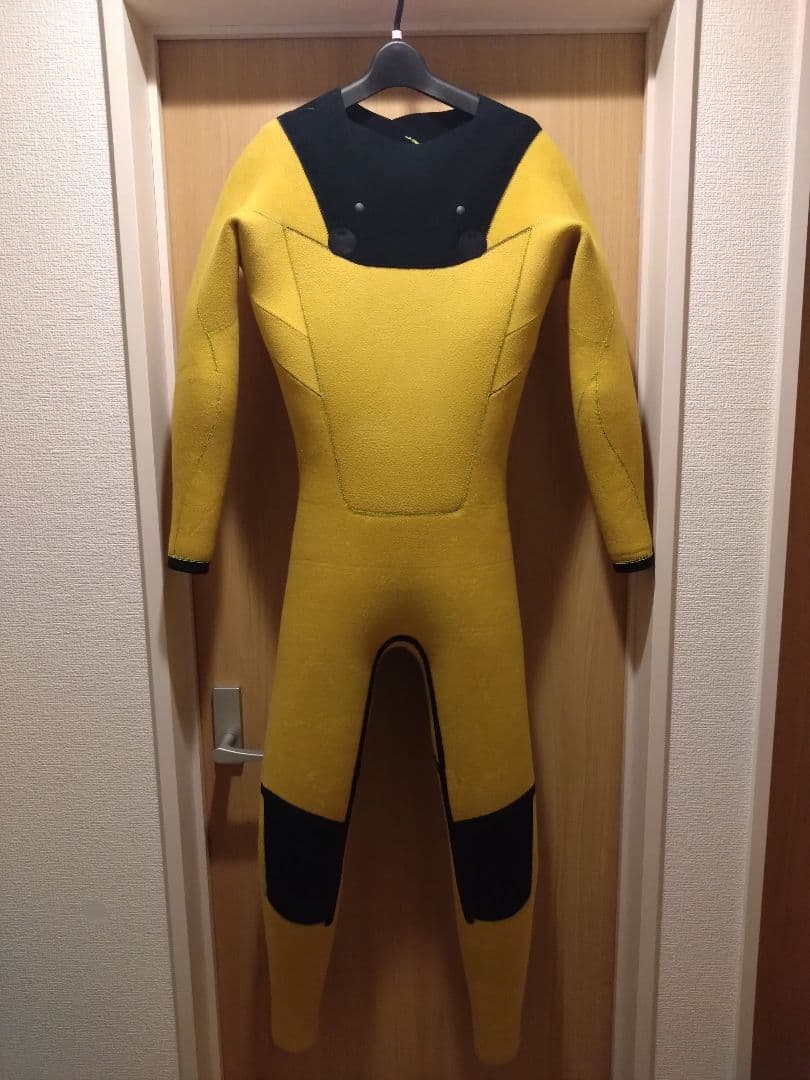 Bewet　５mm×３mmセミドライウェットスーツ　サーフブーツ、グローブ付き