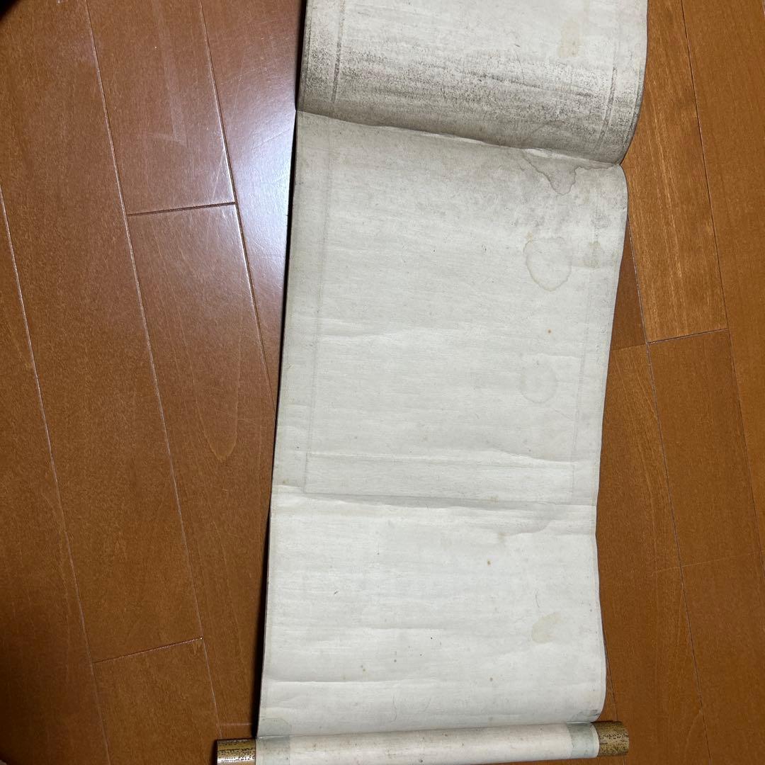 草花と虎の掛軸　戦前築の実家より