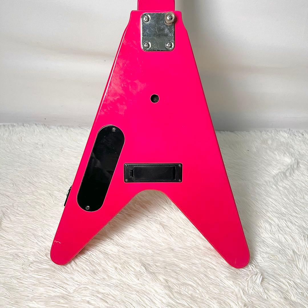K Garage フライングV ピンク ミニギター 9V電池式