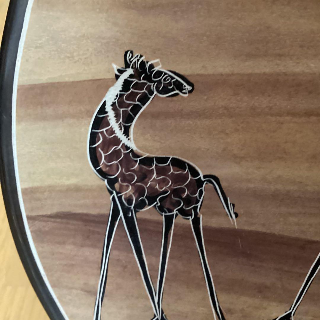 アフリカ　ケニアのソープストーン絵皿　二枚　《キリン・マサイ族》　手造り絵皿