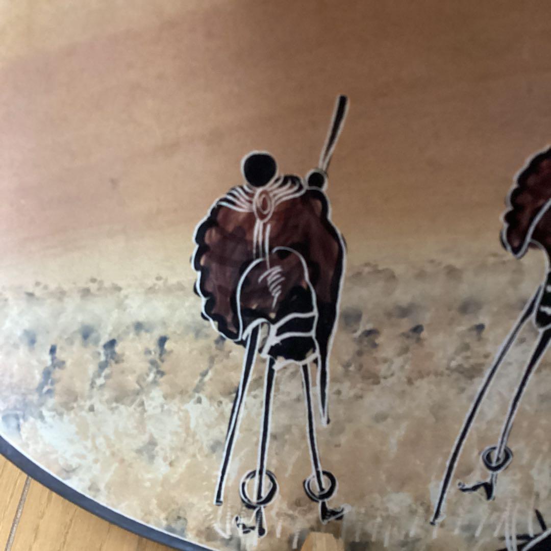 アフリカ　ケニアのソープストーン絵皿　二枚　《キリン・マサイ族》　手造り絵皿