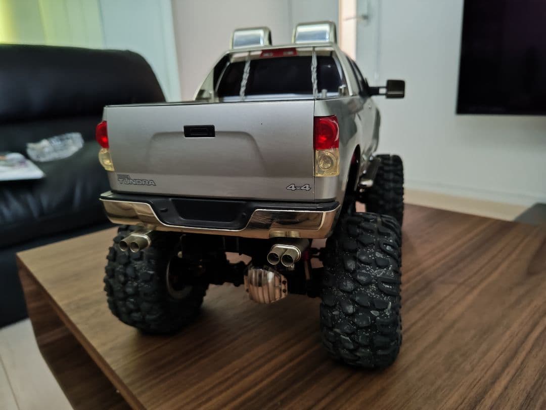 トヨタ・タンドラ　ハイリフト フルオペ