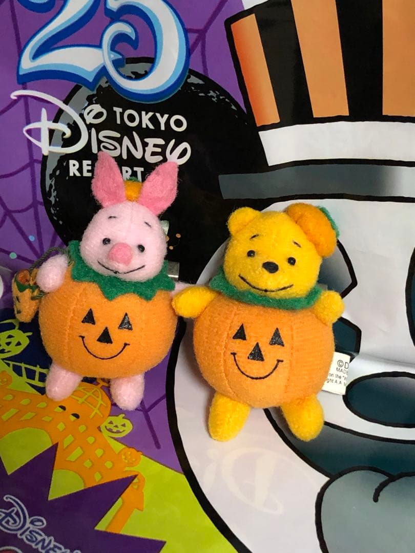 ディズニーストア　ハロウィン　かぼちゃ　ピグレット　ぬいぐるみバッジ　プーさん