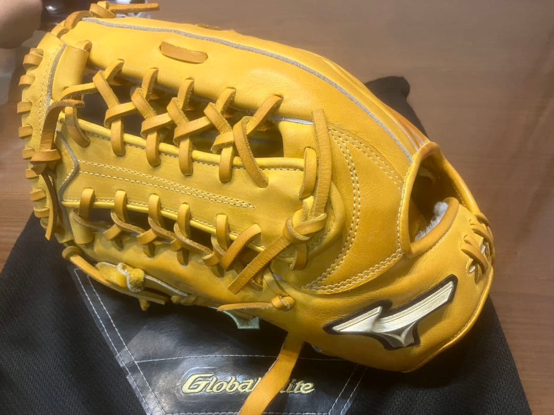 Mizuno Global Elite 軟式グローブ イエロー　左用