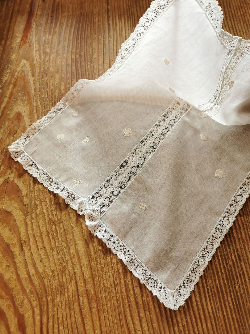 アンティーク ノルマンディーレースランナー ♢雪景色刺繍 ヴァレンシエンヌ装飾