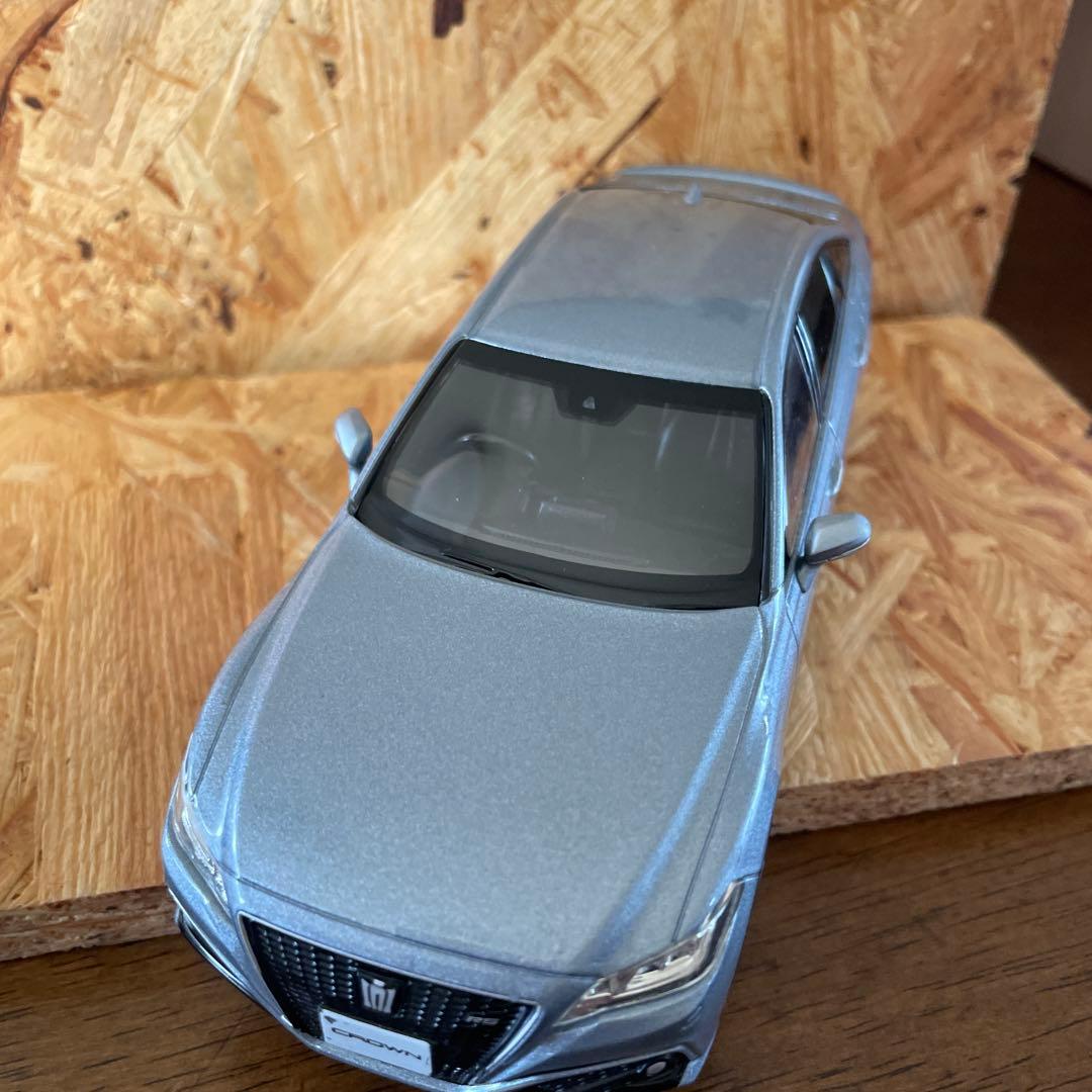 トヨタ非売品カラーサンプル クラウンRS Advance ミニカー