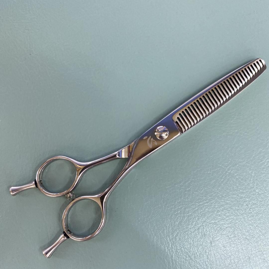 ６インチセニングシザー 40%前後新品未使用　理美容　美容師　理容師