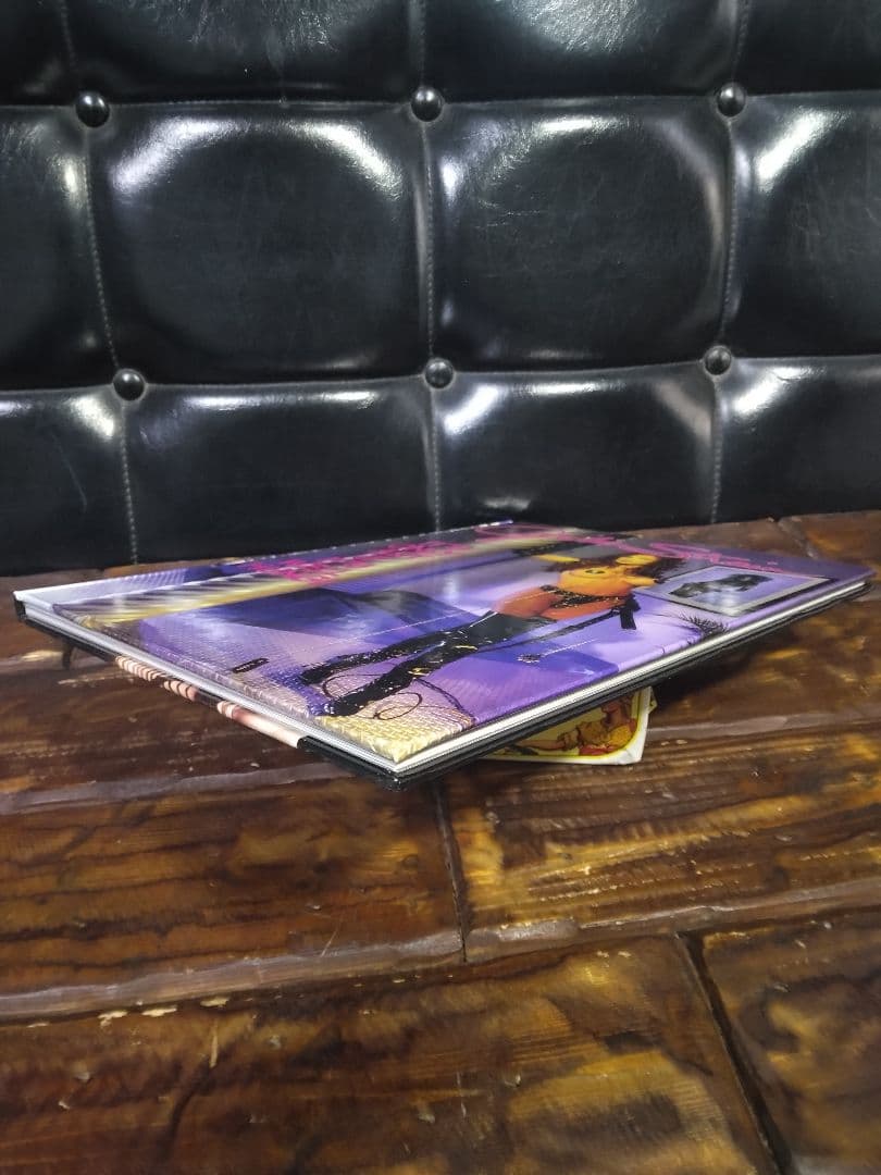 直筆サイン入り　アート　写真集　ジュリー　ストレイン　ヘビーメタル イラスト