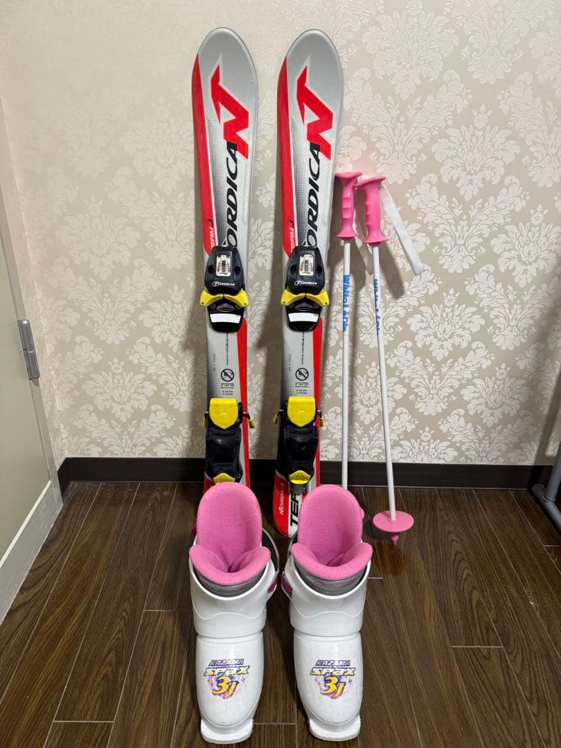 NORDICAスキー板80cm、KAZAMA ブーツ18cm、ストック3点セット