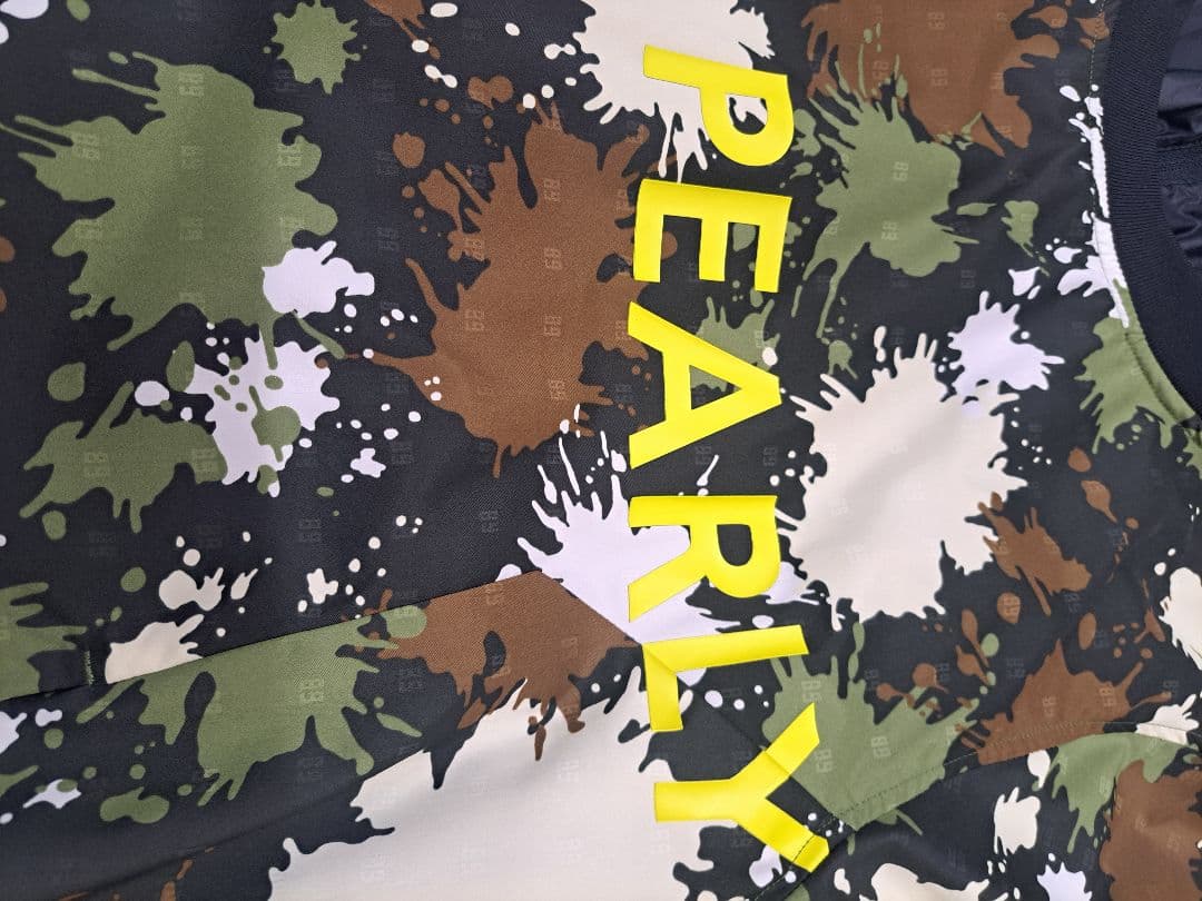 パーリーゲイツ PEARLY GATES サイズ4 (M) 迷彩 ツインスニード