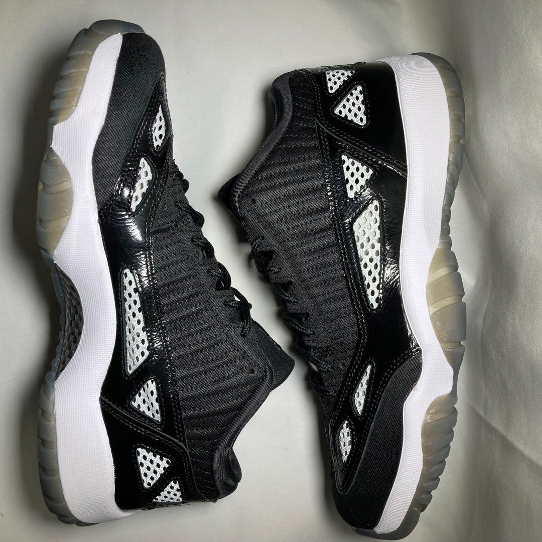 未使用級 Nike Air Jordan 11 Retro Low IE