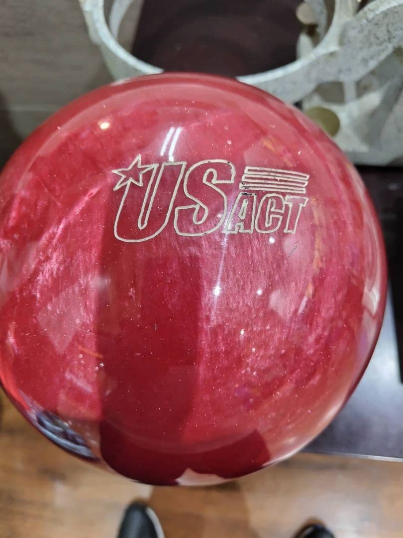 Plus 10 ボウリングボール US ACT14ポンド