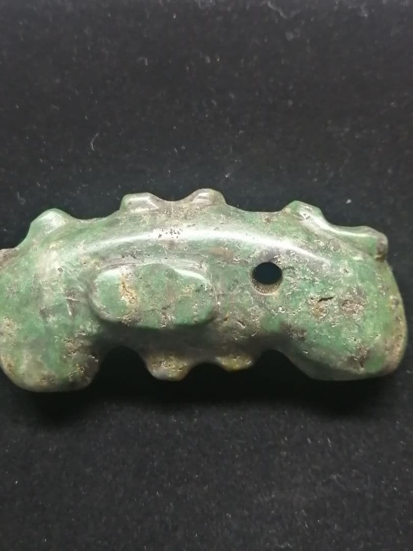 ★古墳期『蛇紋子持勾玉』出土品。大型勾玉　7.0cm　蛇紋石　凄い迫力があります