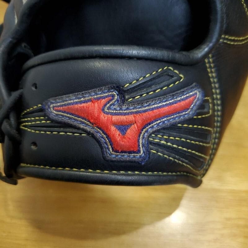 ミズノ ビクトリーステージ 限定レッドラベル 小指二本入れ 外野用 軟式グローブ