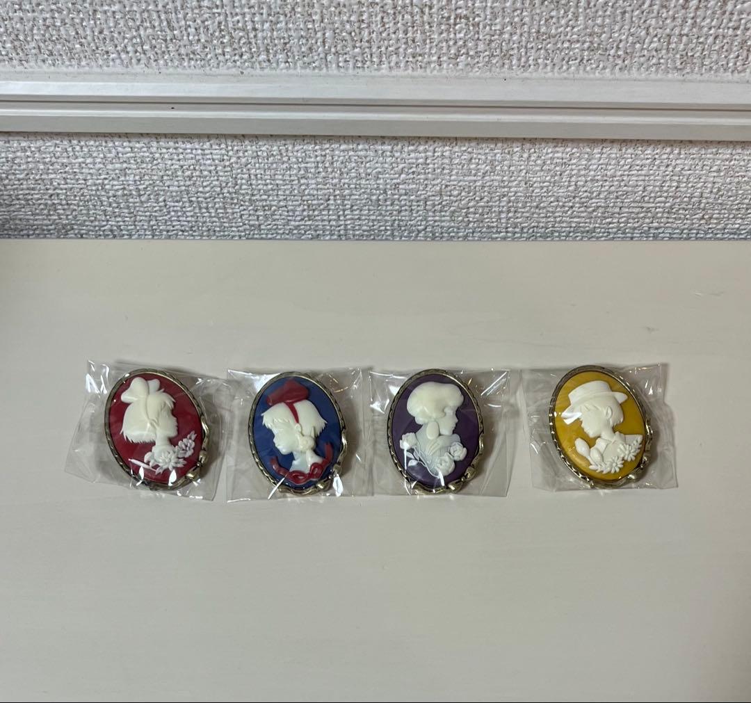 ジブリ　カメラブローチ　4個セット シークレット入り