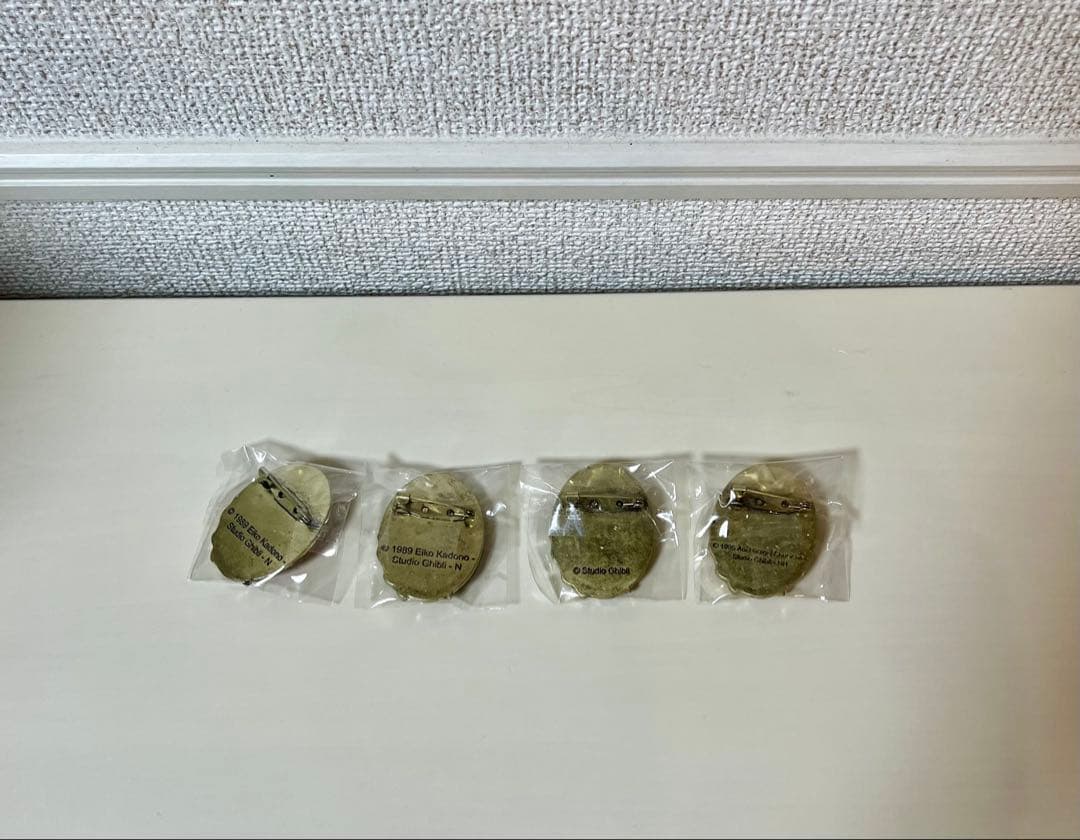 ジブリ　カメラブローチ　4個セット シークレット入り