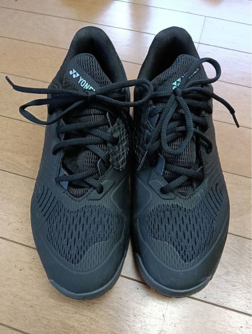 テニスシューズ　ヨネックス