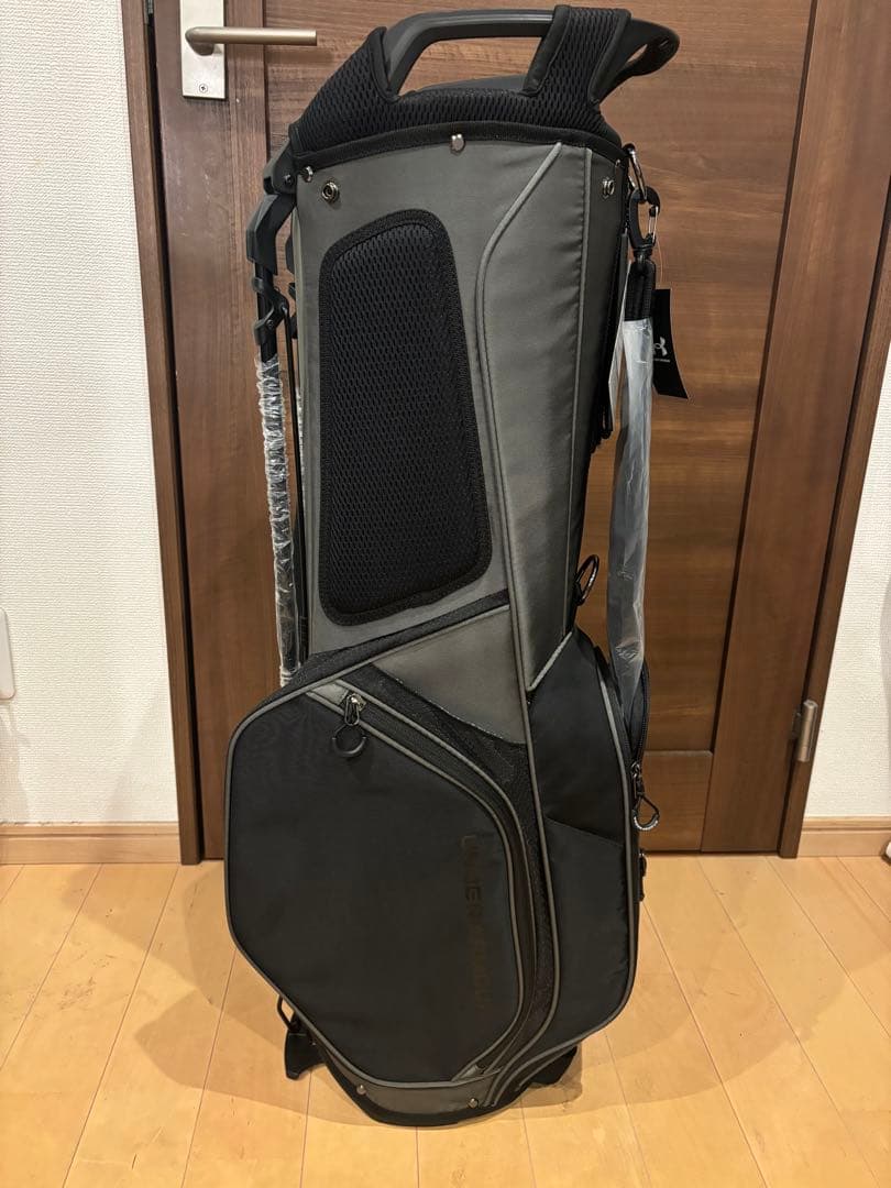 しまちゃん　アンダーアーマー　ゴルフバック