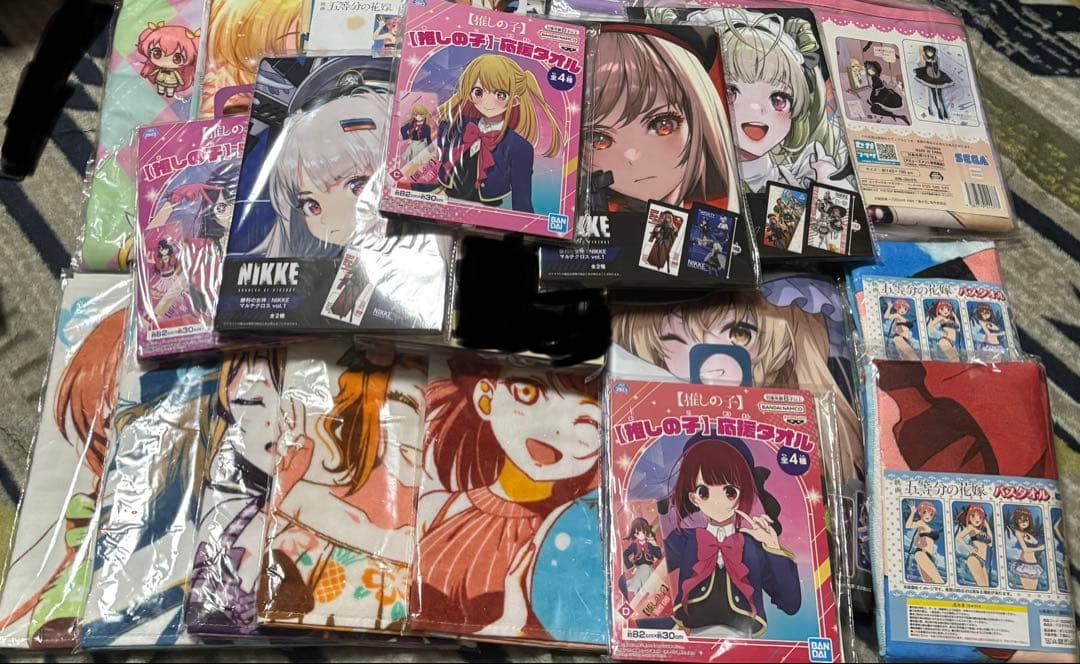 アニメグッズ　タオル系　まとめ売り　28枚