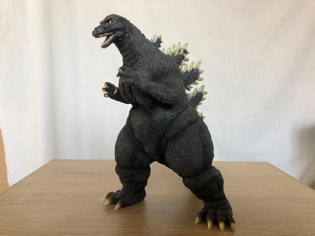 ウナムー ゴジラフィギュア キンゴジ　原型師、酒井ゆうじ