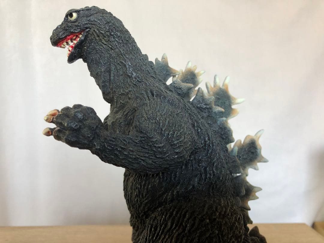 ウナムー ゴジラフィギュア キンゴジ　原型師、酒井ゆうじ