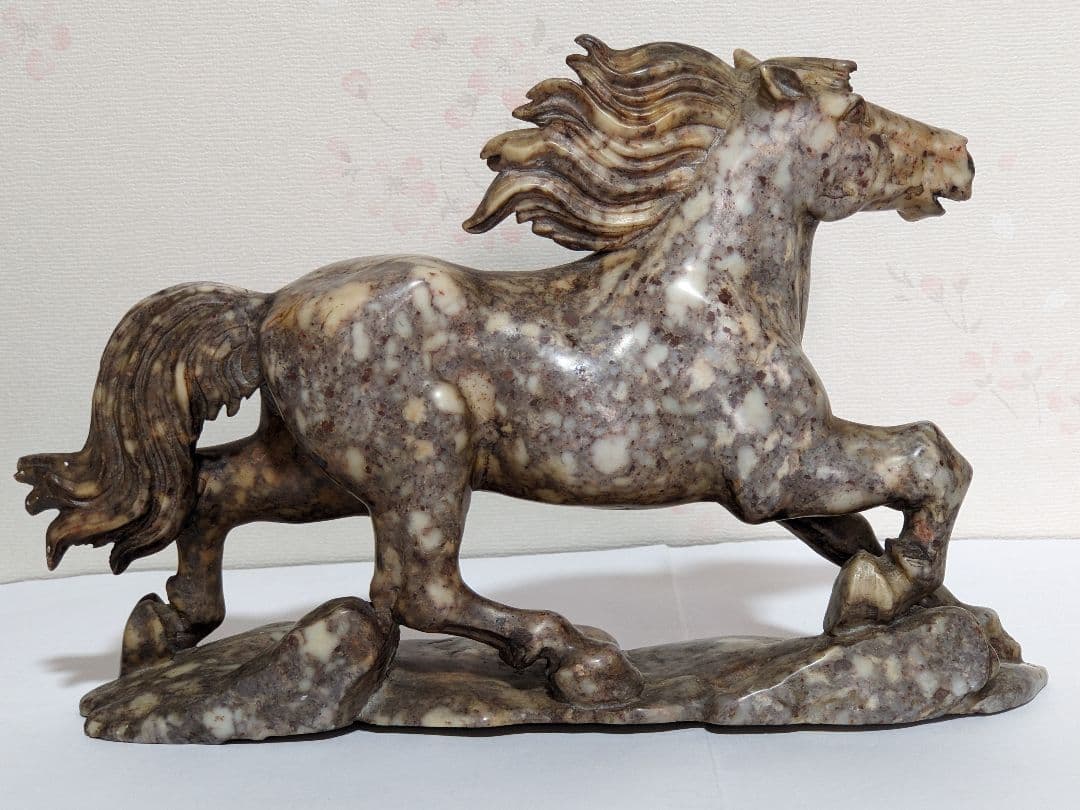 ♦中国美術工芸品 手彫り 干支午年 馬 玉石文化 縁起物 置物 飾り 骨董品