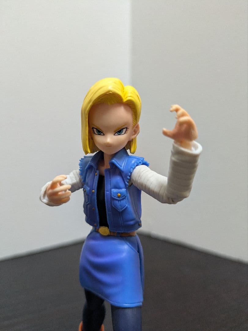 【送料込み・即日発送】S.H.Figuarts ドラゴンボールZ 人造人間18号