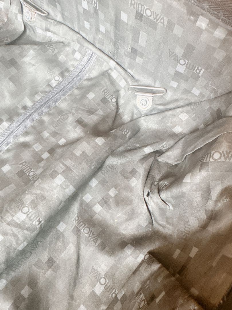 Rimowa ブラックキャリーケース