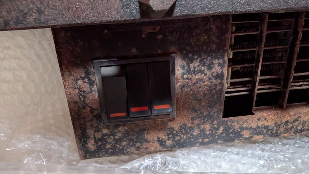 英国 RADIATION SUNHOUSE社の 暖炉薪ストーブ 電気温風ヒーター