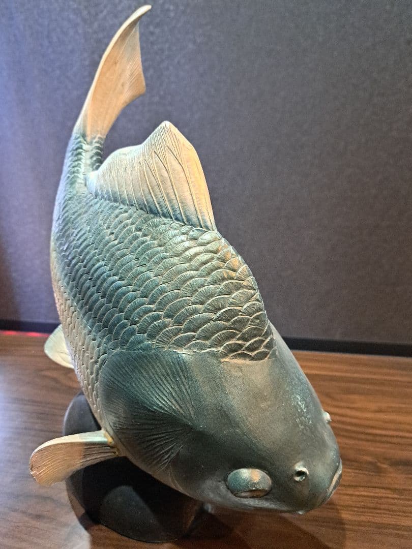 陶器 魚の彫刻 青白