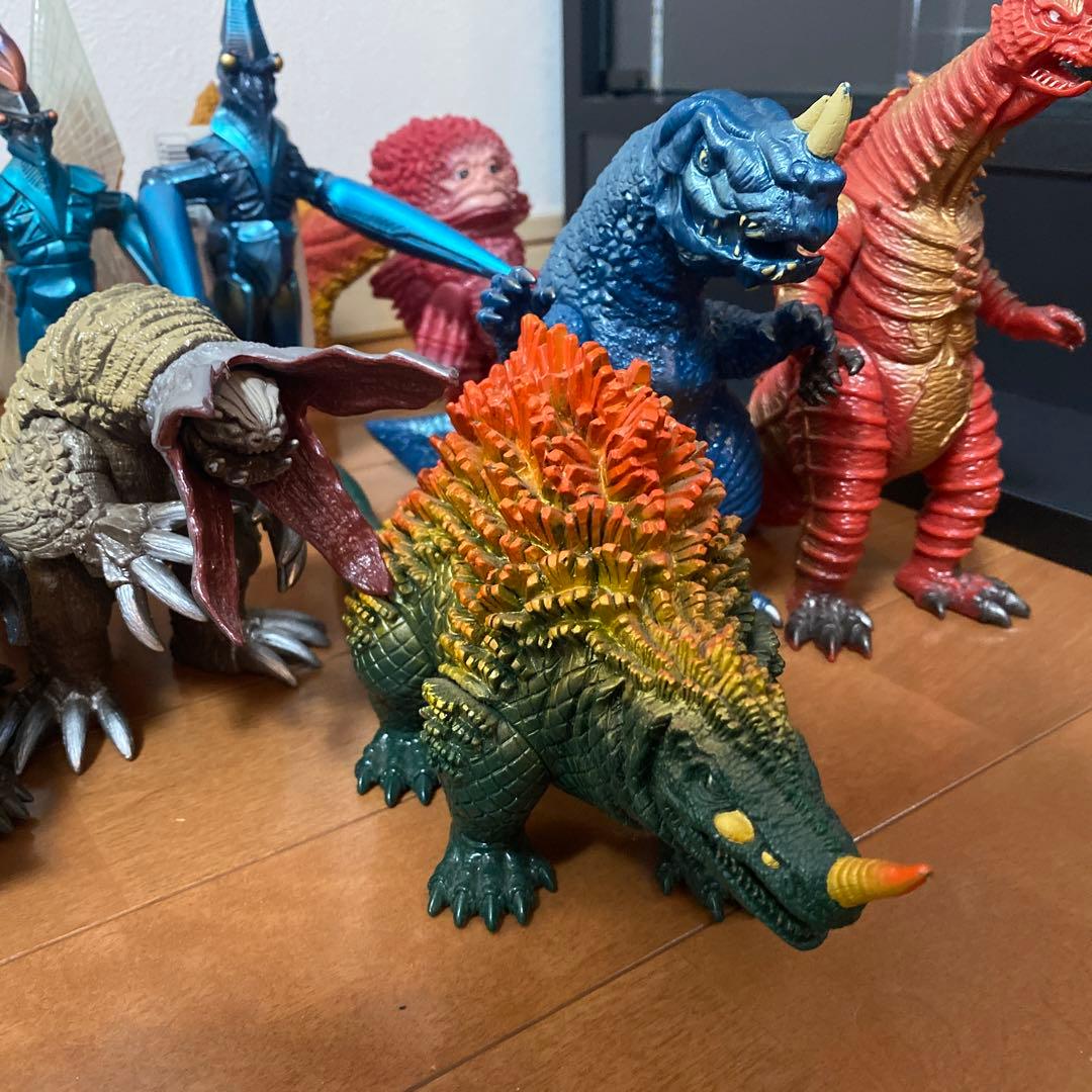 バンダイ製 ウルトラマンパワード ソフビ 18体セット