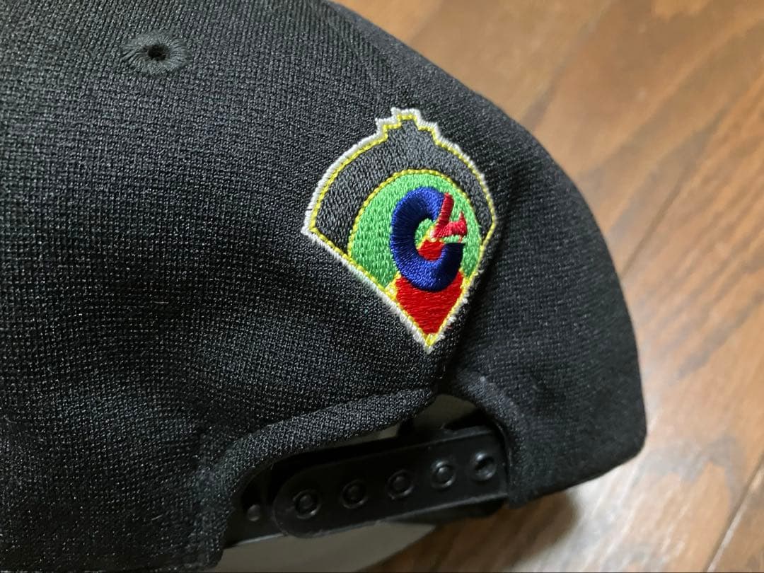 阪神タイガース　応援グッズ　ユニフォーム　キャップ　バット　タオル　パペット