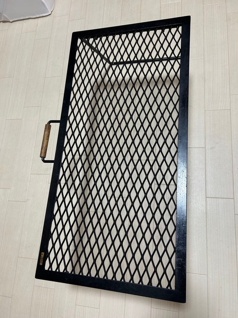 サンゾー工務店より大き目無骨アイアンテーブル