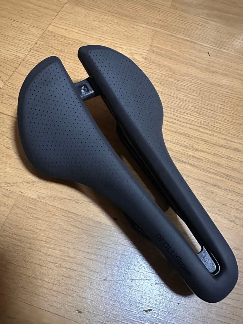 ボントレガー Aeolus Comp バイク サドル　155mm 未使用