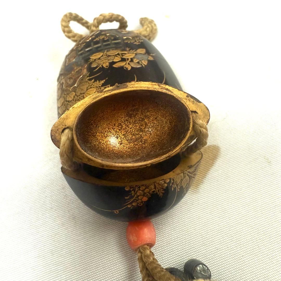 時代物　秋草蒔絵　象嵌細工　印籠　根付