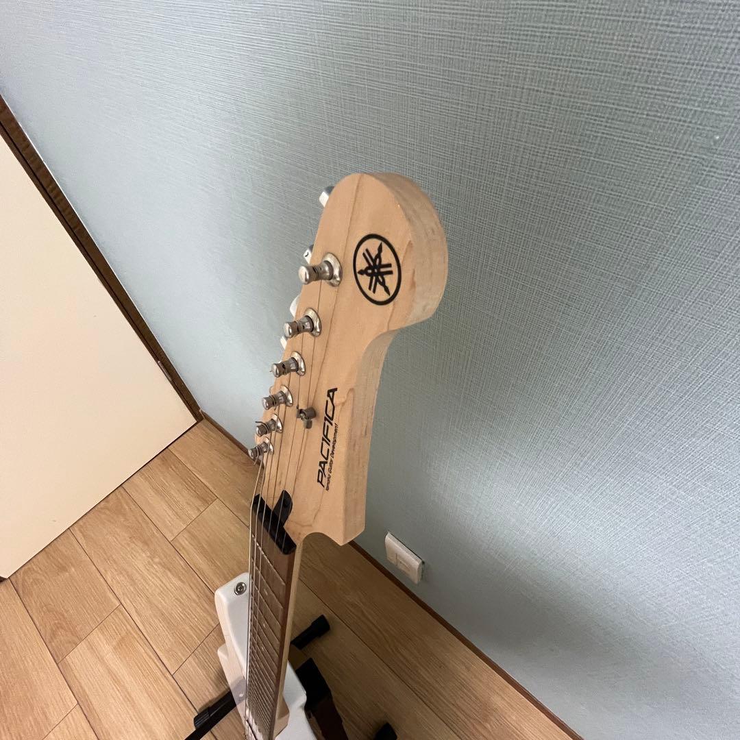 ギター YAMAHA PACIFICA 012