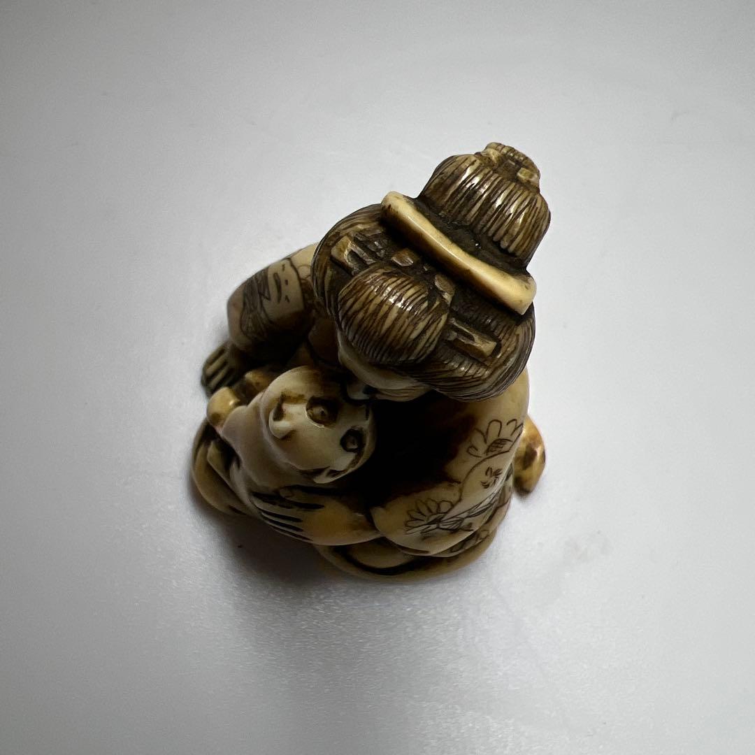 青堂在銘　極上女性に犬根付　24g 東Y8-0204☆2F