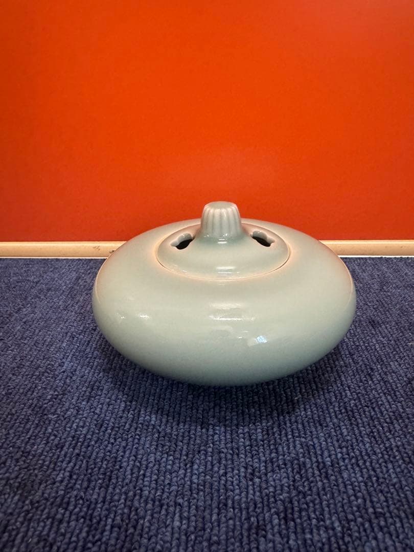 2013 青磁　香炉